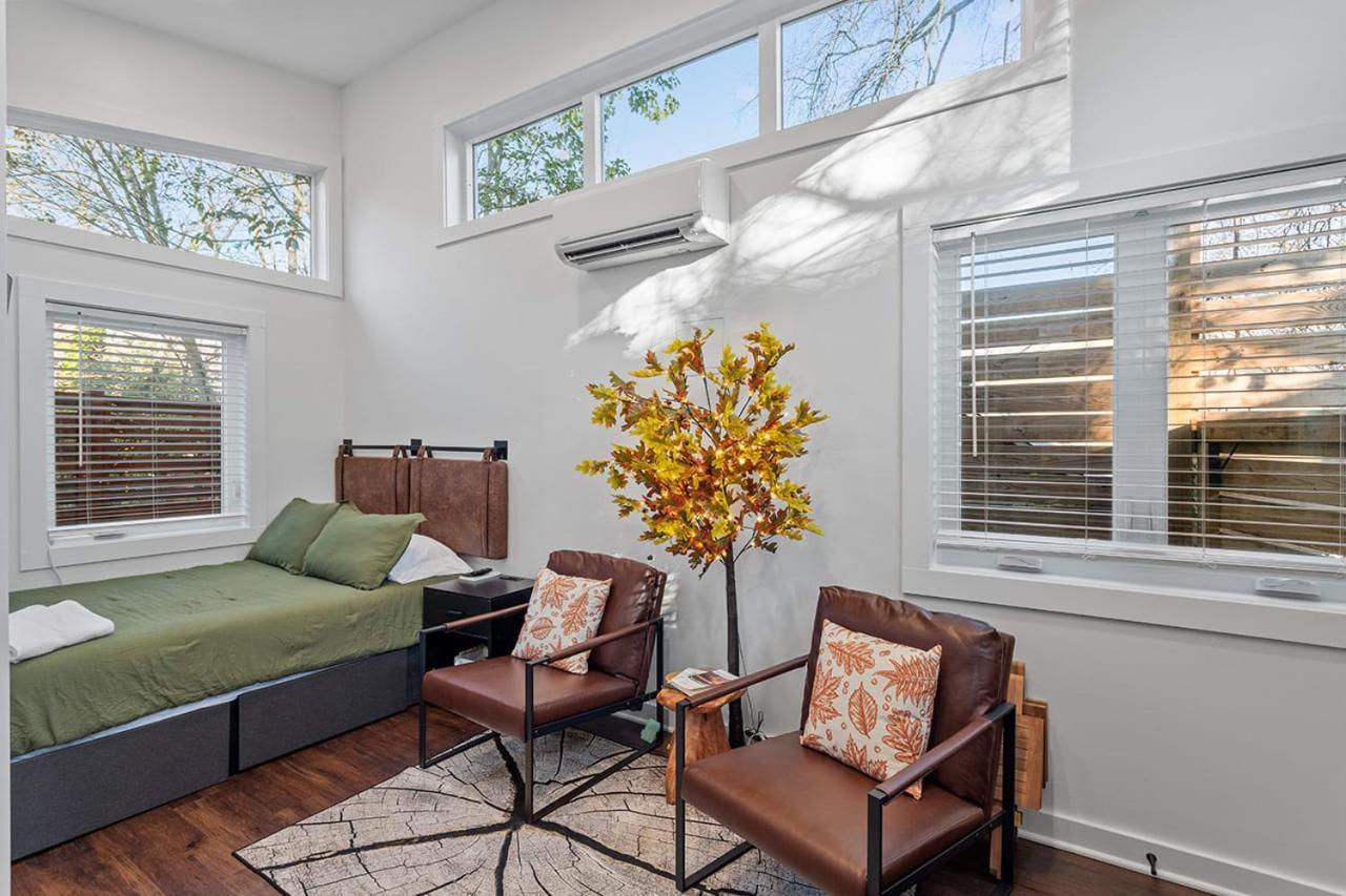 הוילה ראלי The Acorn - Tiny House In Historic Oakwood מראה חיצוני תמונה