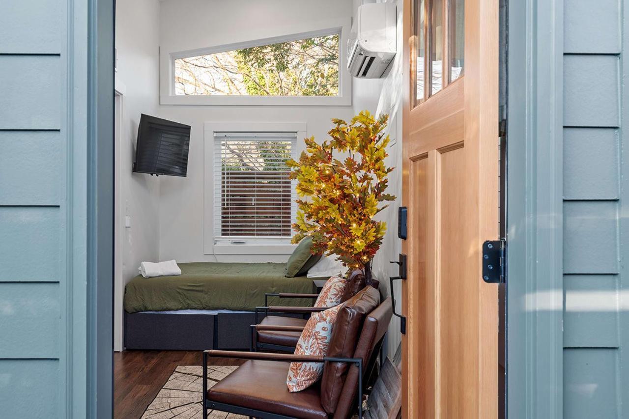 הוילה ראלי The Acorn - Tiny House In Historic Oakwood מראה חיצוני תמונה
