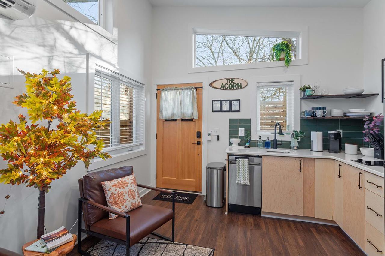 הוילה ראלי The Acorn - Tiny House In Historic Oakwood מראה חיצוני תמונה